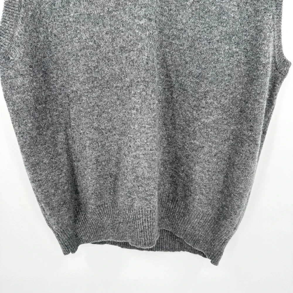 Parker of Vienna Charcoal Gray Lambswool V-Neck Sweater Vest Mens XL‎